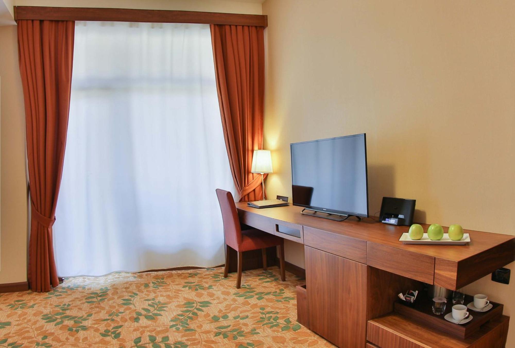 El Resort Hotel Гах Екстериор снимка