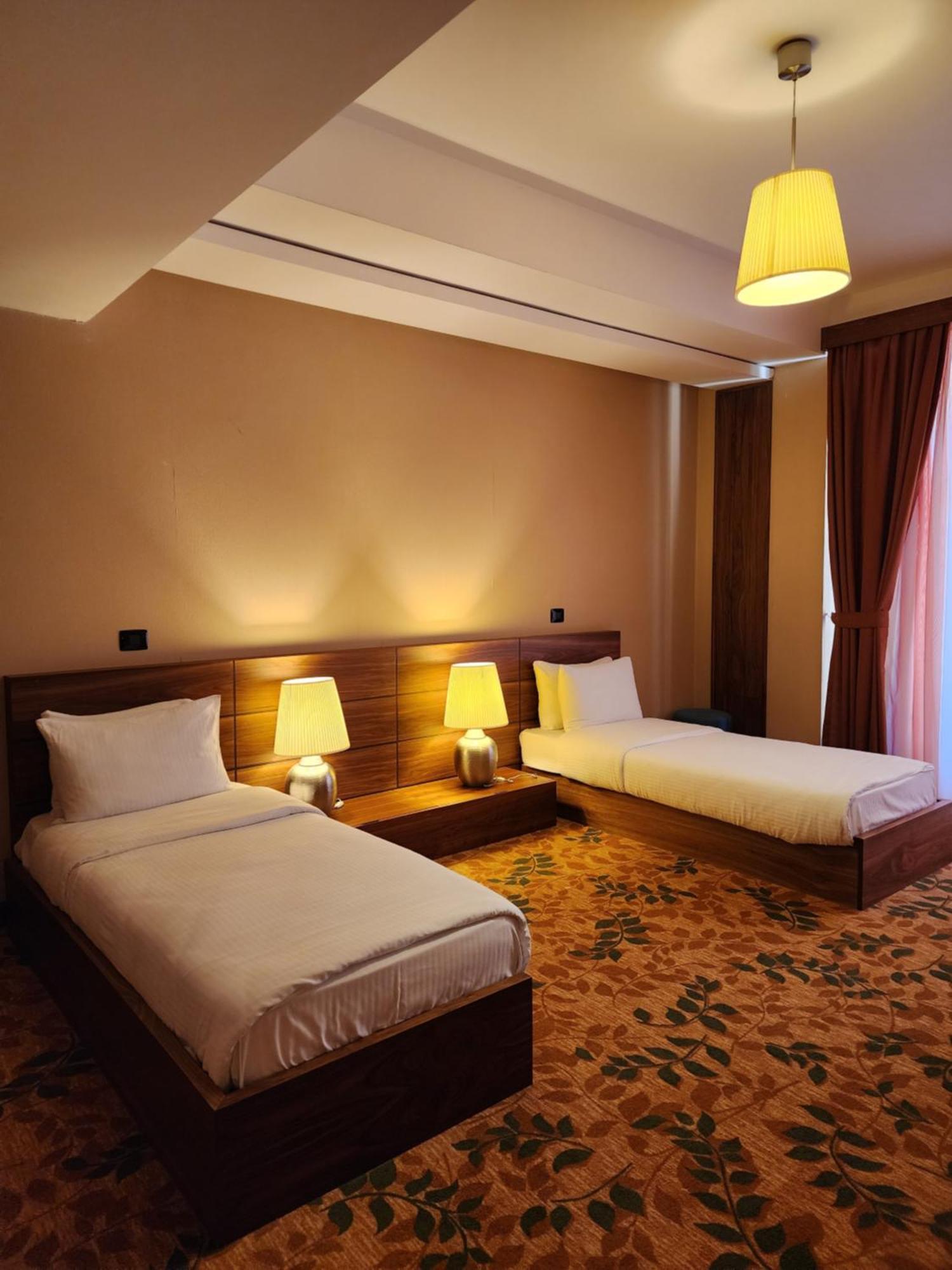 El Resort Hotel Гах Екстериор снимка