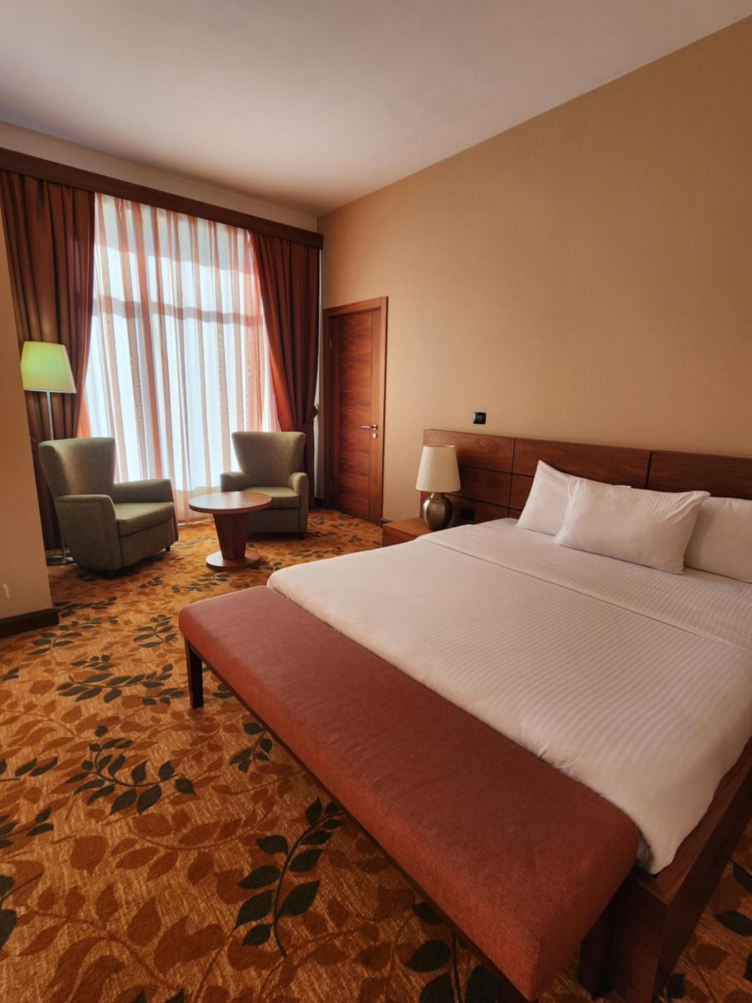 El Resort Hotel Гах Екстериор снимка