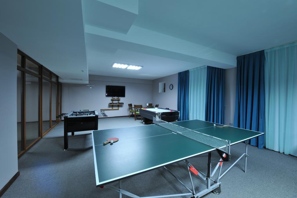 El Resort Hotel Гах Екстериор снимка