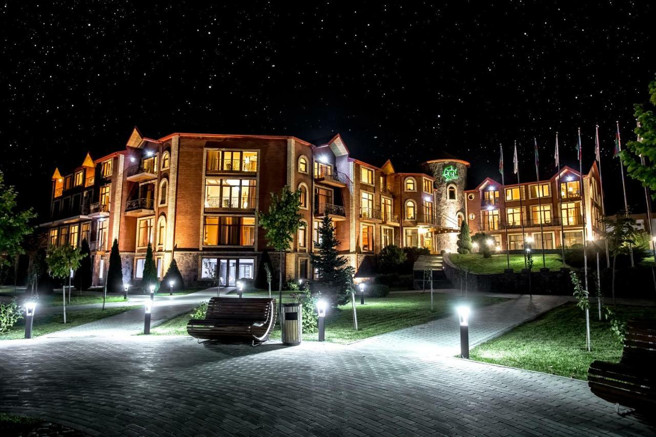 El Resort Hotel Гах Екстериор снимка