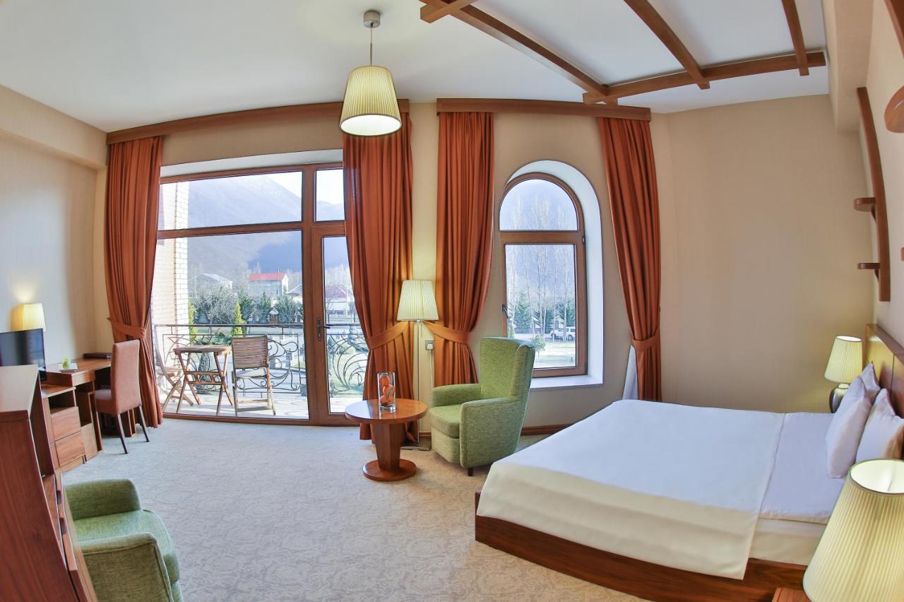 El Resort Hotel Гах Екстериор снимка