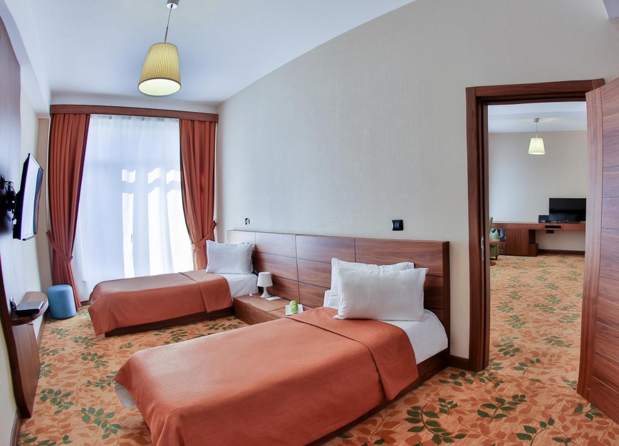 El Resort Hotel Гах Екстериор снимка