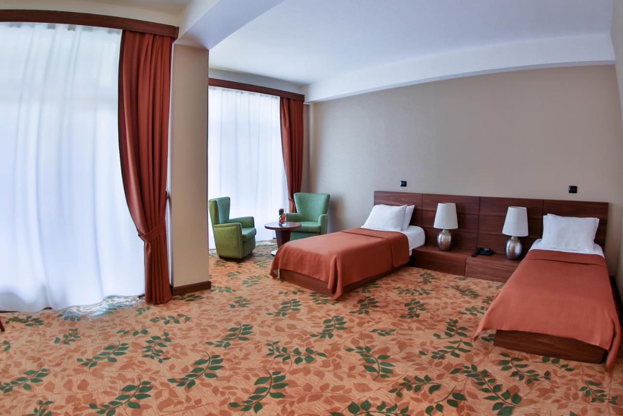 El Resort Hotel Гах Екстериор снимка